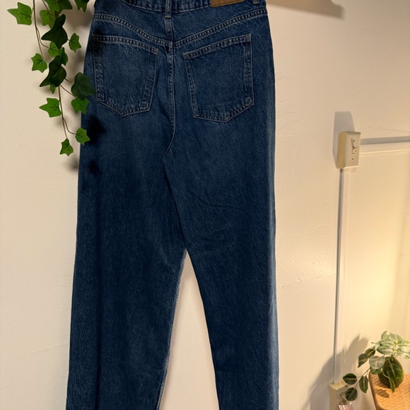 Zara High-Waisted Wide Leg Jeans – Medium Wash - Picture 2 of 3